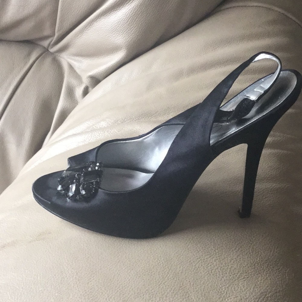 Jessica Simpson blk satin sling back heels size 8